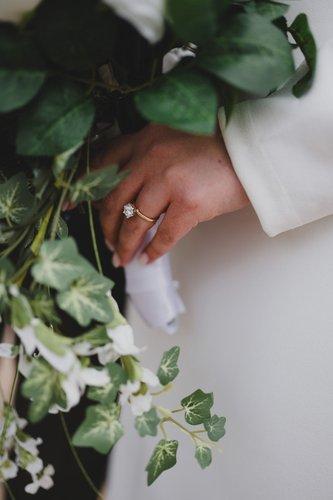 mobile - carousel-hero-element image-6