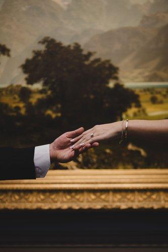 mobile - carousel-hero-element image-5