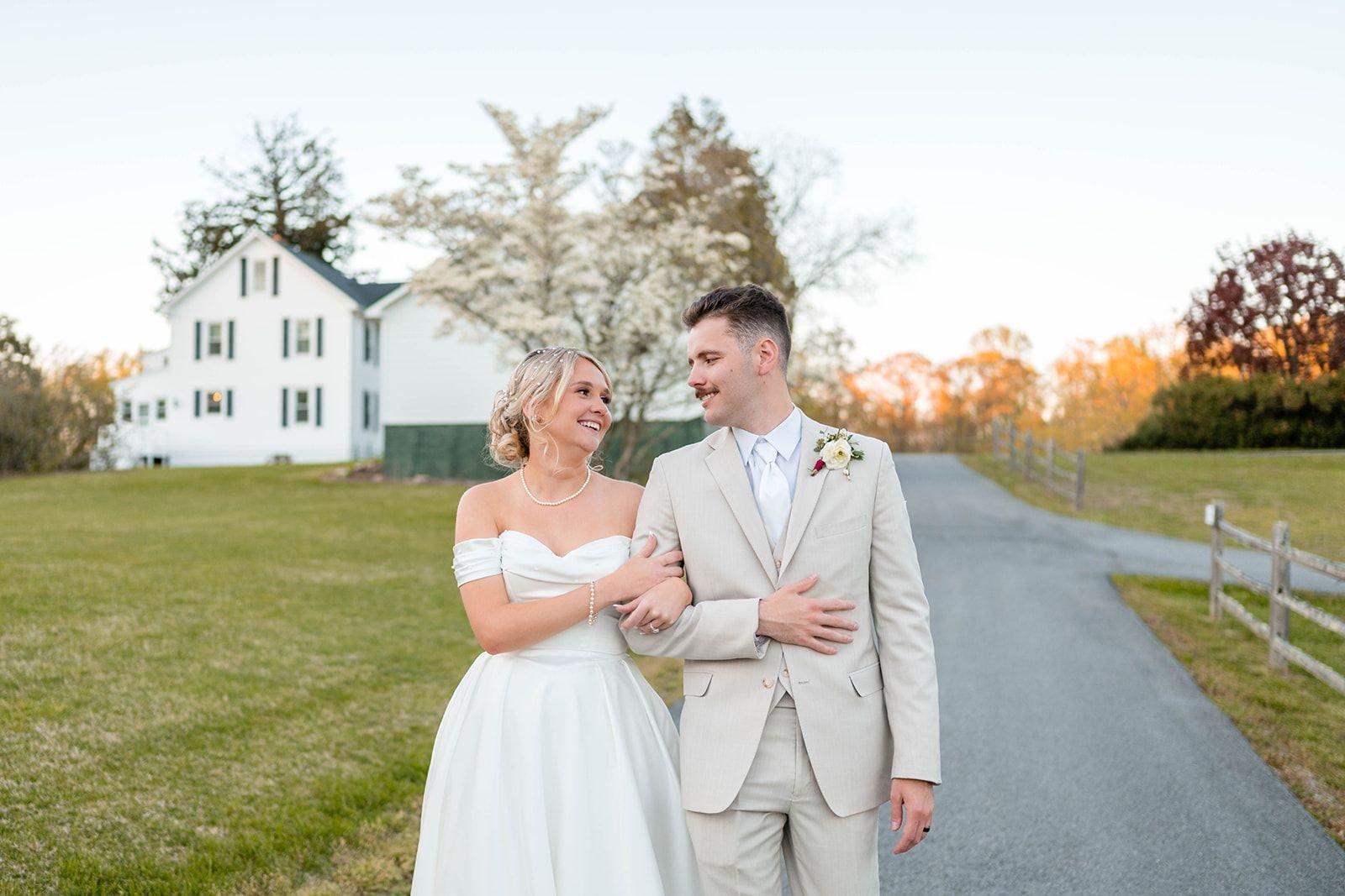 carousel-hero-element image-0